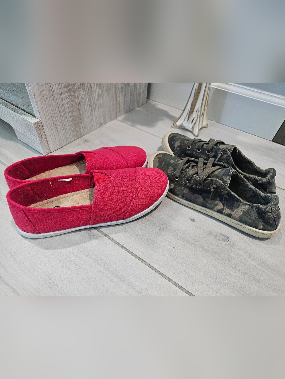 Womens Flat Canvas Shoes Bundle Size 8 Red Khaki Camo